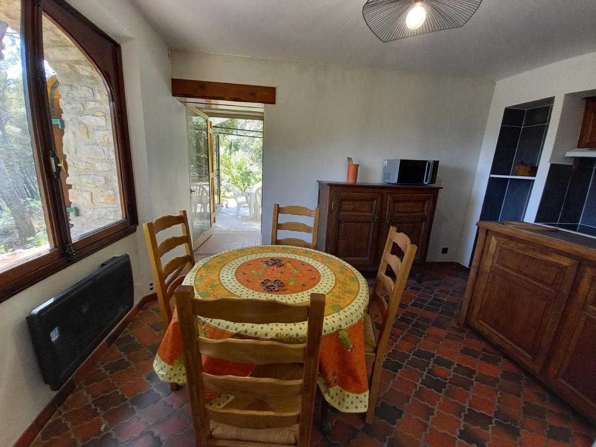 Les Pins Apartment Ле Кастеле Екстериор снимка