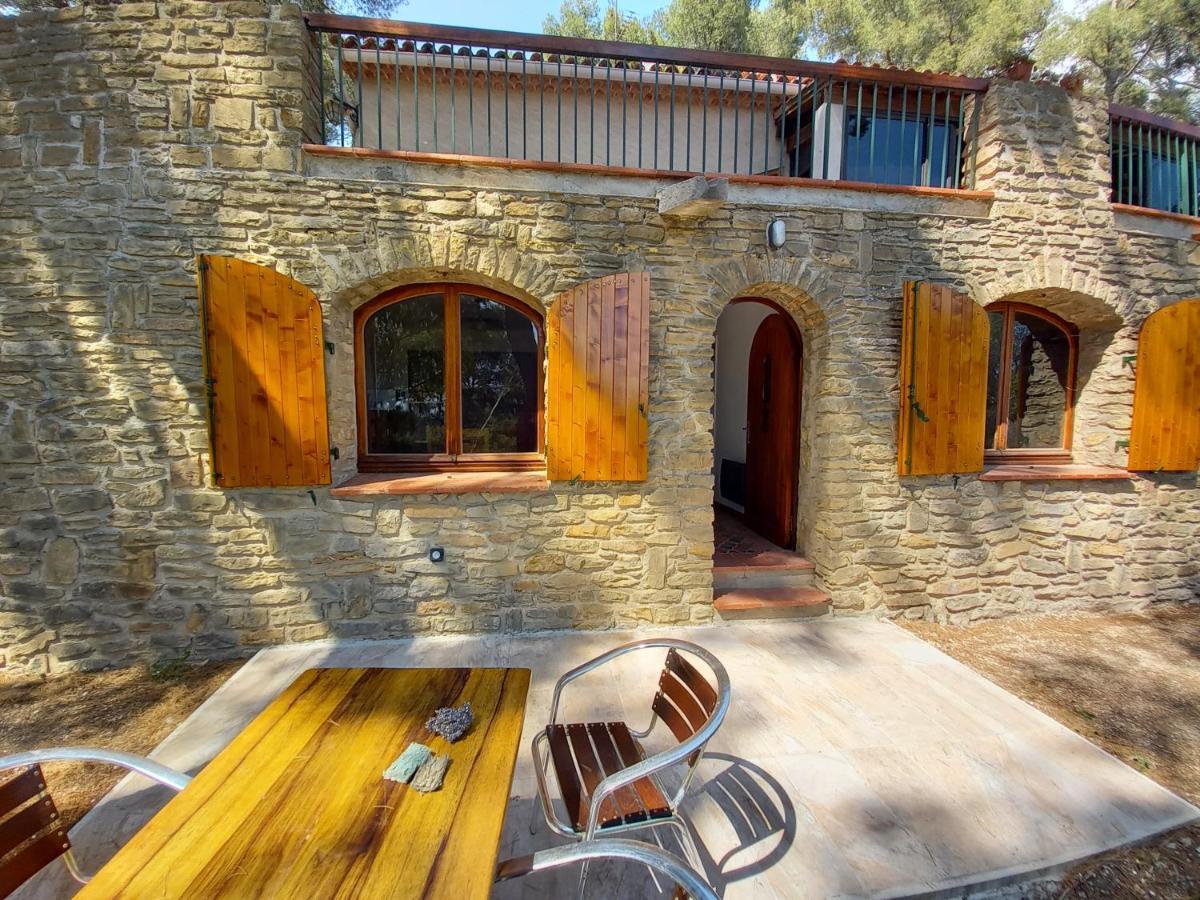 Les Pins Apartment Ле Кастеле Екстериор снимка