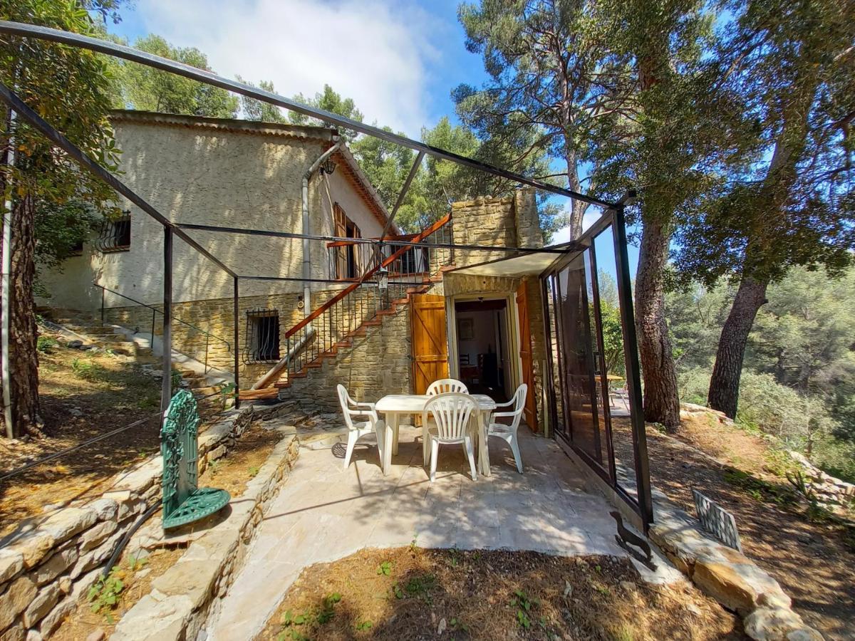 Les Pins Apartment Ле Кастеле Екстериор снимка